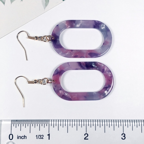 Oval Tortoise Shell Resin Dangle Earrings - Picture 5 of 6